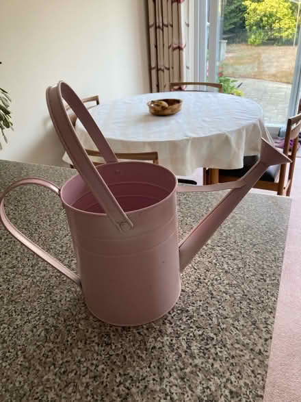 Photo of free Metal indoor plant holder (Istead Rise DA13) #1