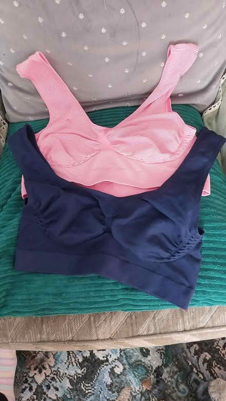 Photo of free (pack 1) x4 throw on bras size Med (dorset BH12) #3