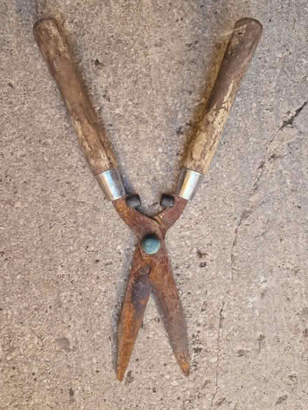 Photo of free Garden shears (Stroud GL5) #1