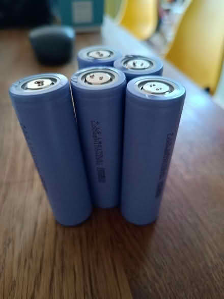 Photo of free LS LR21700 batteries (Hayling Island PO11) #1