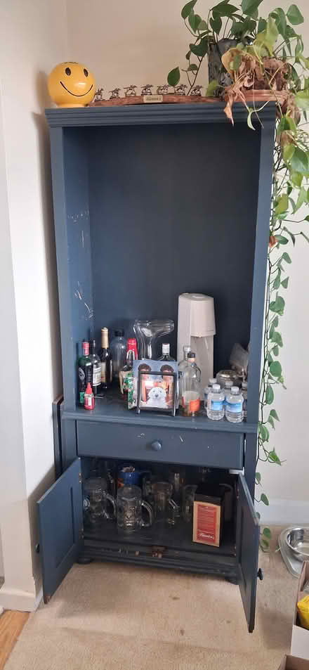 Photo of free bookshelf/cabinet (Pentagon city) #2
