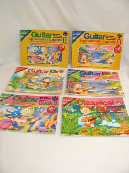 Photo of free Classical Guitar for young beginners (Croham CR2) #1