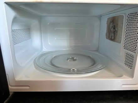 Photo of free Microwave 700w (Saint George's CO2) #2