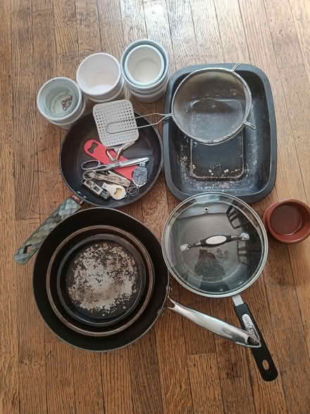 Photo of free Various kitchen items (Friern Barnet, N11) #1