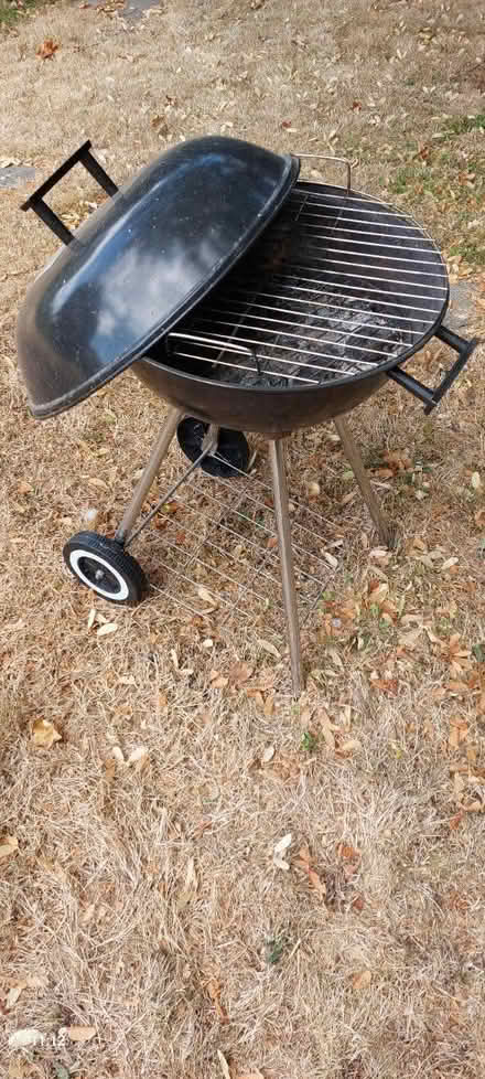 Photo of free Small BBQ (Horsham RH12) #1