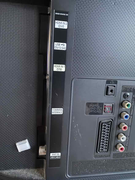 Photo of free Samsung 31” TV (Berryfield SN12) #2