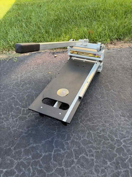 Photo of free Laminate Floor Cutting Tool (Spotsy Near Courtland HS) #1