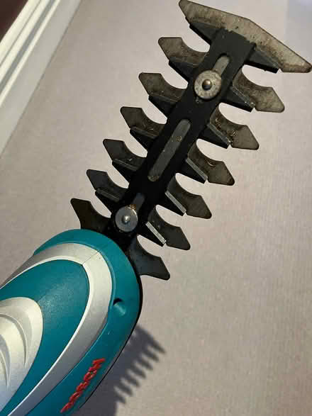 Photo of free Small electric hedge trimmer (Bear Flat BA2) #3
