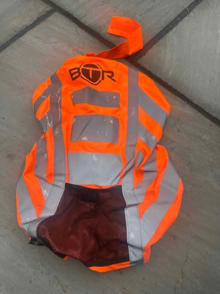 Photo of free reflective backpack cover (Altrincham WA14) #1