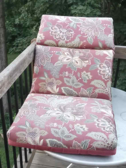 Photo of free three-part outdoor cushion (Britannia) #1