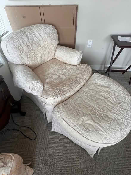 Photo of free furniture (West Vancouver) #1