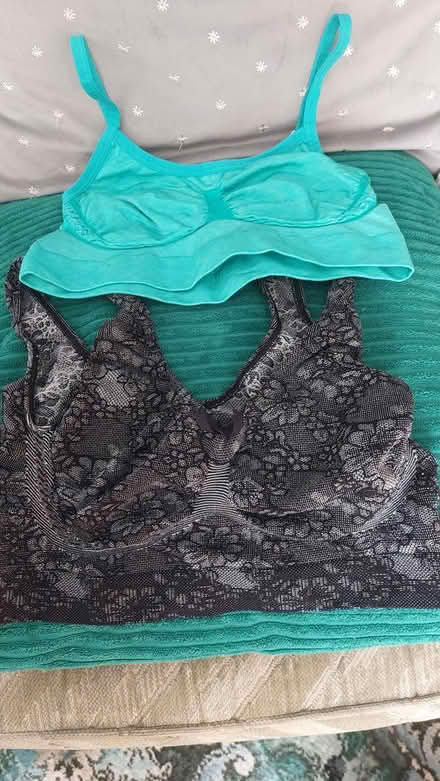 Photo of free (pack 2) x4 throw on bras size Med (dorset BH12) #3