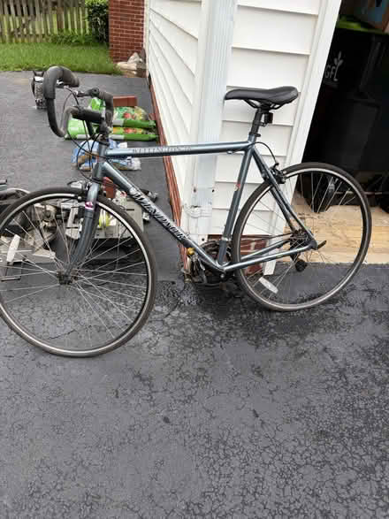 Photo of free Mens Windstar Road Bike (Spotsy Near Courtland HS) #1