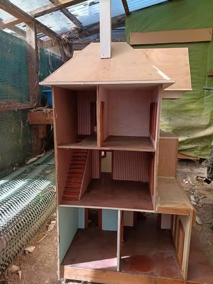 Photo of free San Francisco dolls house (Fareham PO14) #3