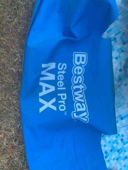 Photo of free Large Bestway 12ft kids pool (Worcester Park KT4) #2