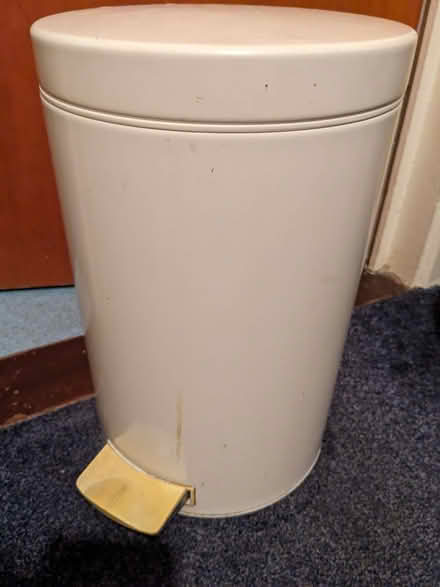 Photo of free Music CDs, clean commode, WD25 0RH (Garston WD25) #3