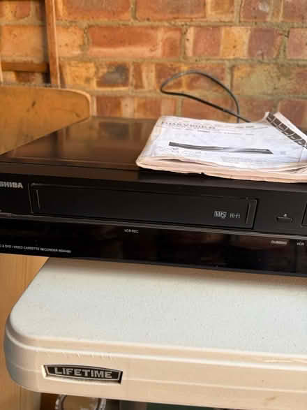 Photo of free Toshiba DVD / Video Recorder (Stanford SS17) #3