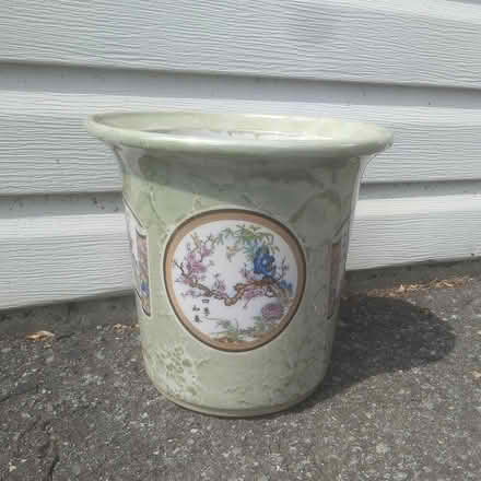 Photo of free Large Flower Pot (Fisher Heights) #1