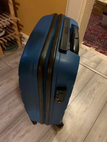 Photo of free Cabin Suitcase - needs fixing (Newington EH8) #2
