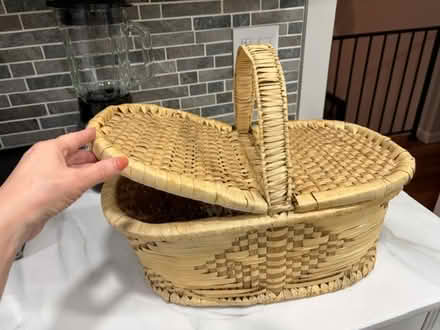 Photo of free Vintage Picnic Basket (Thornwood, NY) #1