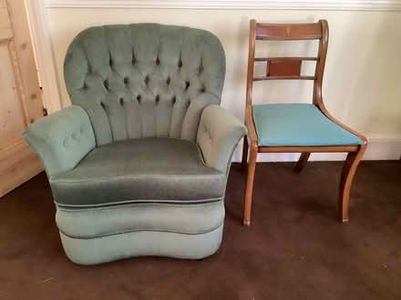 Photo of free Green Velvet Button-Back Armchair (Surbiton KT6) #4