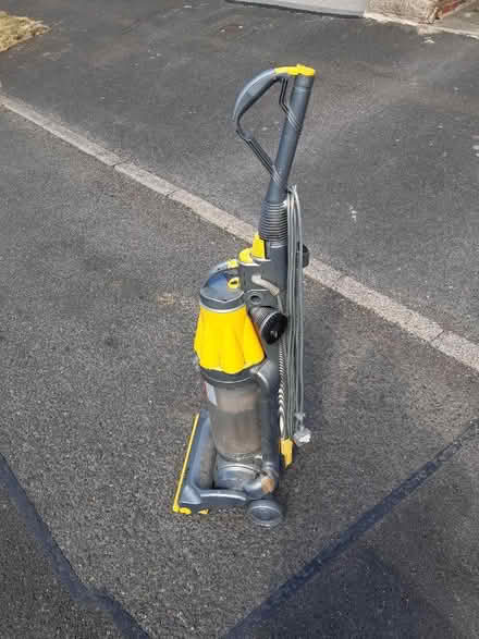 Photo of free Dyson hoover please read carefully (Woodseats S8) #1