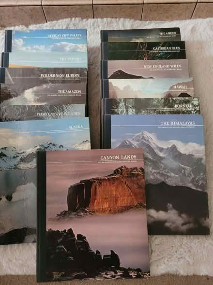 Photo of free Books " The worlds wild places" (Effingham) #1