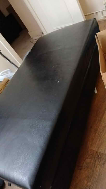 Photo of free Sit/ storage comfortable fourniture (W12 8QN) #1