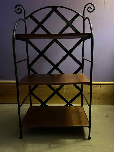 Photo of free Small shelf unit (islington N1) #1