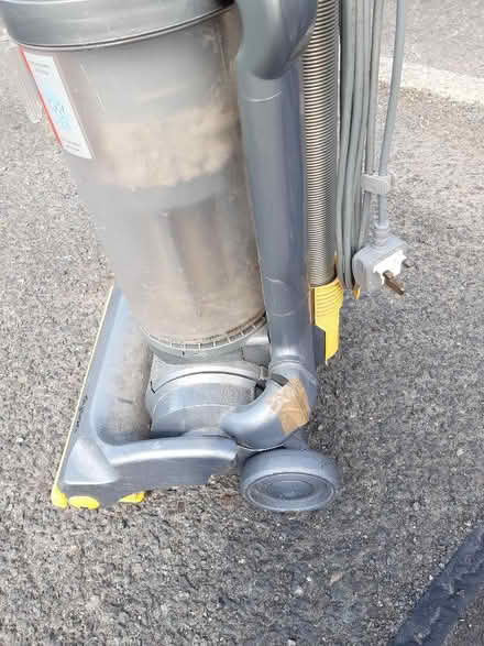 Photo of free Dyson hoover please read carefully (Woodseats S8) #2