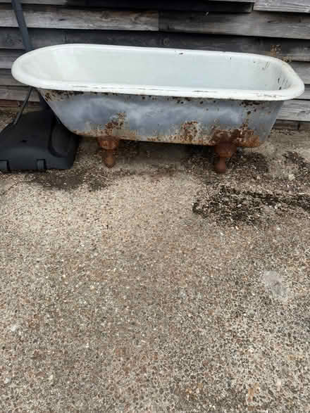 Photo of free Roll top bath (Sedlescombe Golf Club TN33) #4