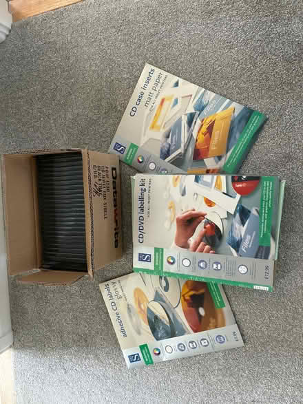 Photo of free CD/DVD LABELLING KIT, LABELS, INSERTS AND 26 cd/dvd cases (Barwell LE9) #1