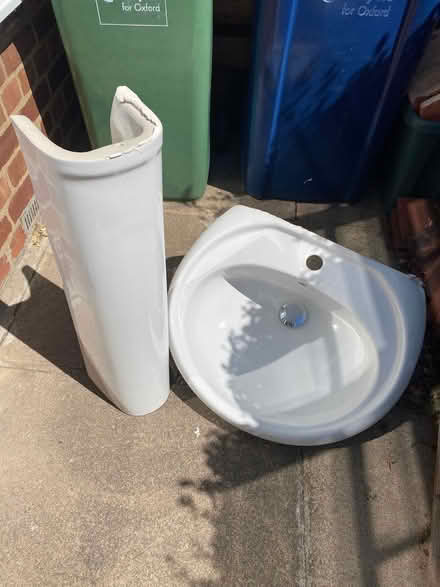 Photo of free Bathroom sink (New Hinksey OX1) #1