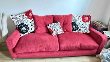 Photo of free 3-s sofa, chairs, single/db mattres (Leighton Buzzard LU7) #4