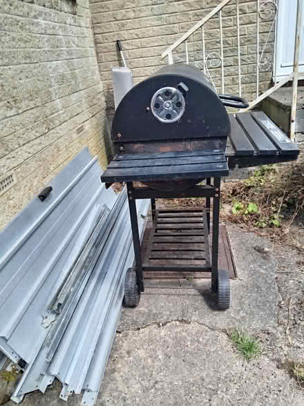 Photo of free Barbecue and accessories (Bradford BD6) #3