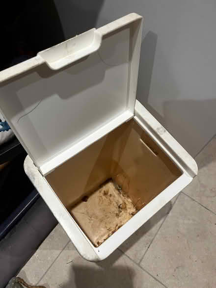 Photo of free Old bin (Bladon OX20) #1