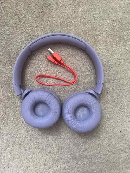 Photo of free JBL Tune 520 Wireless Headphones (Surbiton KT6) #2