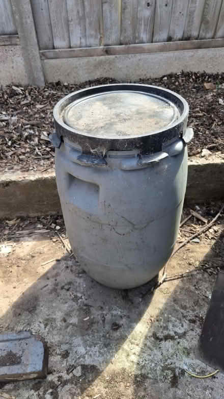 Photo of free Grey tub with secure lid, empty (hucknall ng15) #1