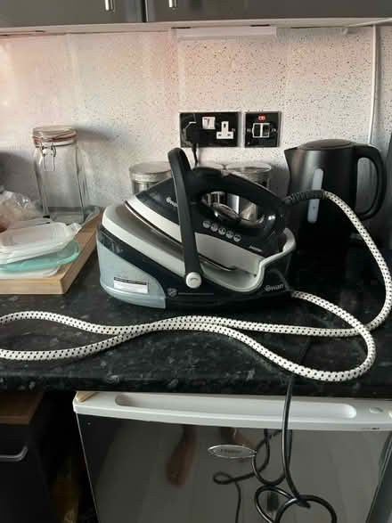Photo of free Swan Super Steam Iron (Epping….. CM16) #1