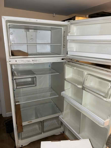 Photo of free Working fridge mfg 1998 (Petworth/ Park View) #2
