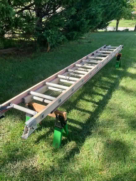 Photo of free 24 ft extension ladder (Rockburn , Limestone Ct) #1
