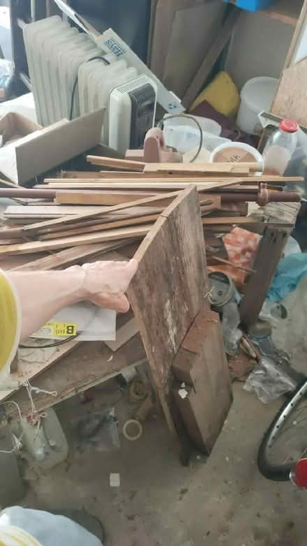Photo of free pieces of wood (Leatherhead KT22) #2