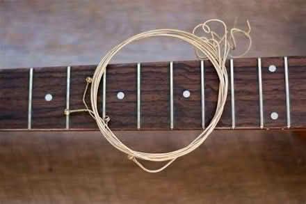 Photo of free a few guitar strings (Kingsmead BA1) #1