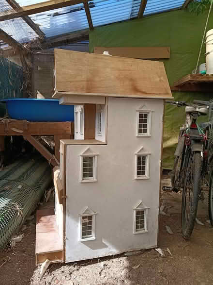 Photo of free San Francisco dolls house (Fareham PO14) #4