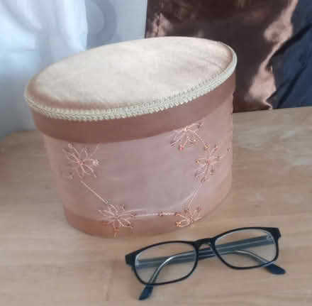Photo of free small decorative box (Britannia) #1