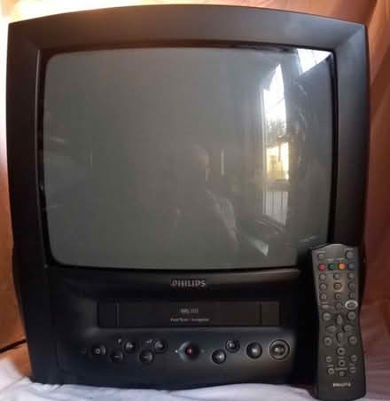 Photo of Vintage 14” tv/video combo (Coven WV9) #1