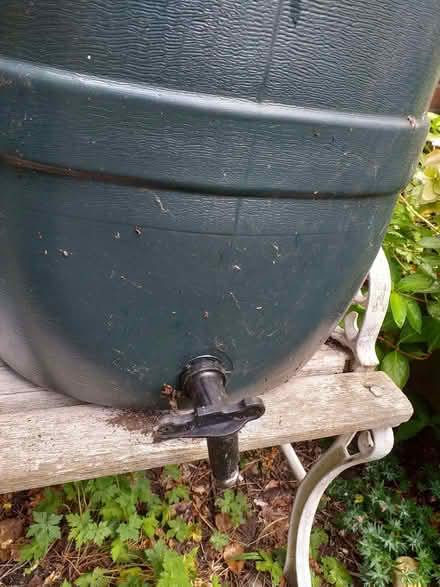 Photo of free "Slimline" water butt, with legs, virtually unused. (Purley CR8) #2