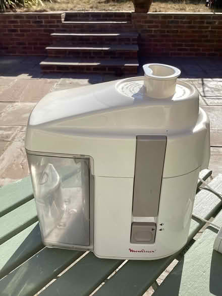 Photo of free Moulinex juicer (KT18 Epsom Common) #2