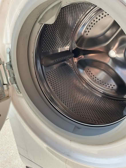 Photo of free Hotpoint Washing Machine - Fully working (Hulme WA2) #4