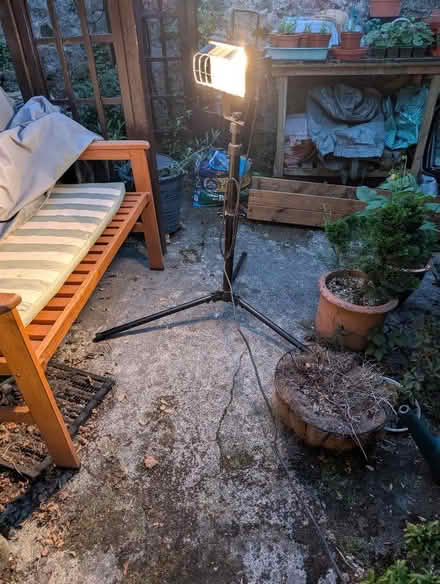 Photo of free Work light on tripod (Skerton LA1) #2